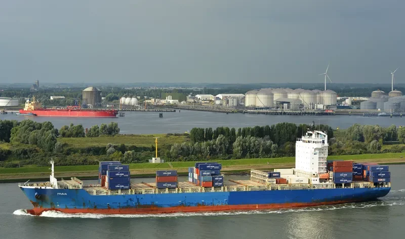 BOMAR PRAIA Container Ship IMO 9419773 photo 3