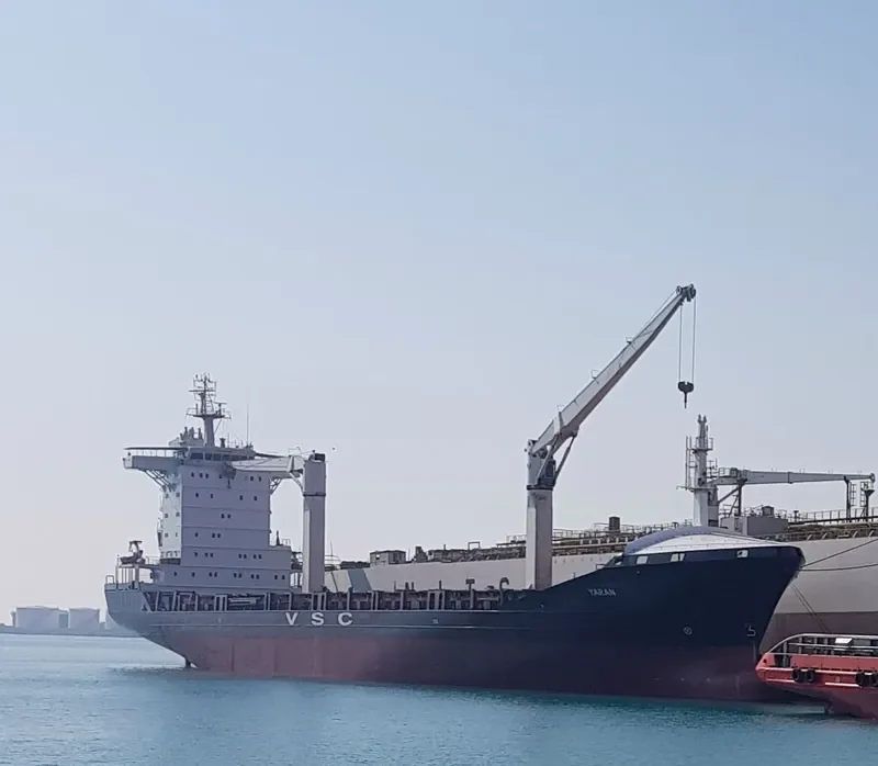 YARAN Container Ship IMO 9420370 photo 5