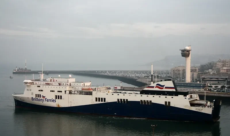 STENA LIVIA Ro-Ro IMO 9420423 photo 4