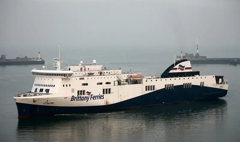 STENA LIVIA Ro-Ro IMO 9420423 photo 5