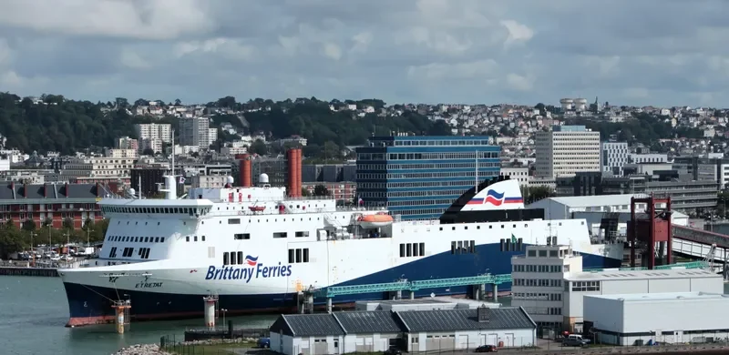 STENA LIVIA Ro-Ro IMO 9420423 photo 8