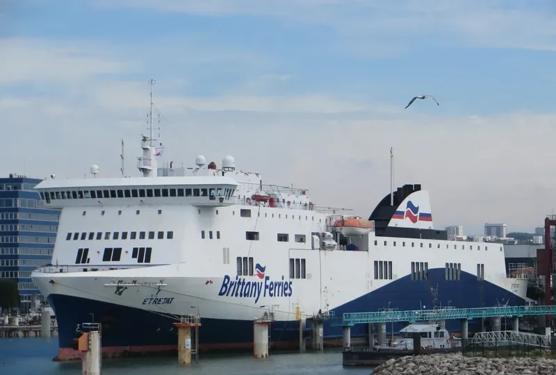 STENA LIVIA Ro-Ro IMO 9420423 photo 9