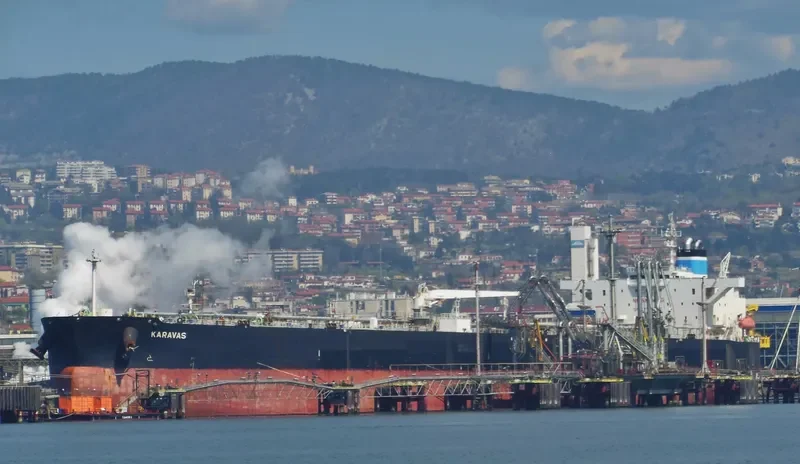 KARAVAS Tanker IMO 9420631 photo 2