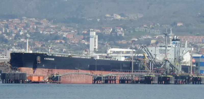KARAVAS Tanker IMO 9420631 photo 4