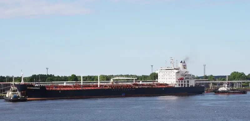 MR AQUARIUS Tanker IMO 9421324 photo 5