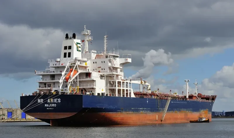 GH AUSTEN Tanker IMO 9421336 photo 8
