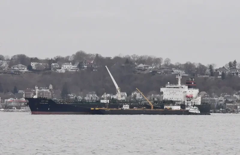 SWARNA MALA Tanker IMO 9421403 photo 3