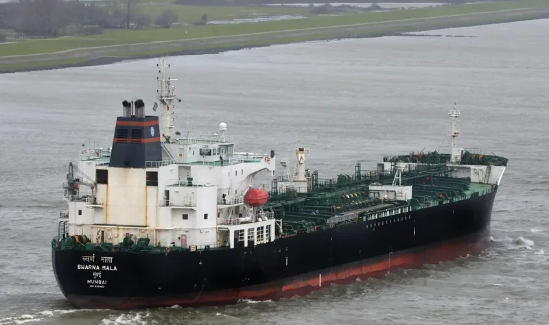 SWARNA MALA Tanker IMO 9421403 photo 4
