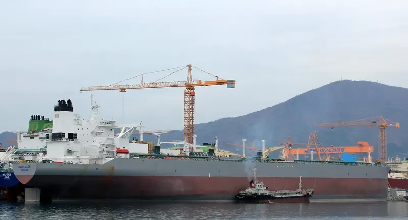 MARAN THETIS Tanker IMO 9421427 photo 8
