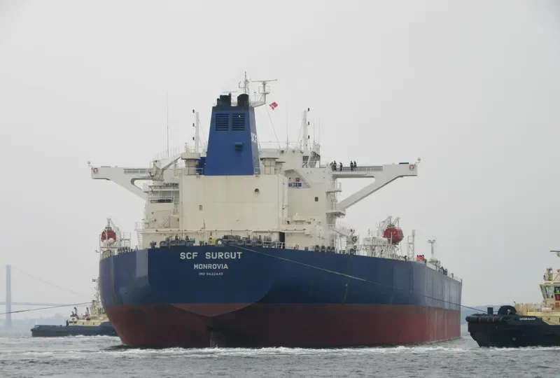 SCF SURGUT Tanker IMO 9422445 photo 4