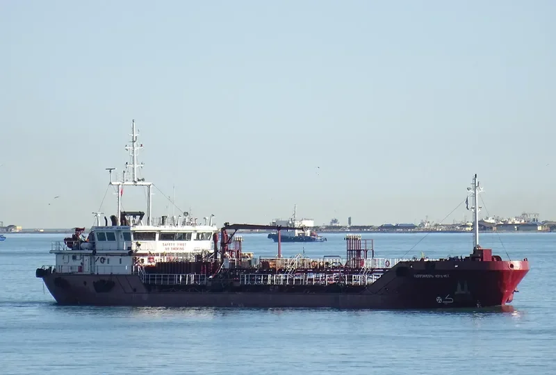 GAZPROMNEFT NORDEAST Tanker IMO 9422653 photo 2