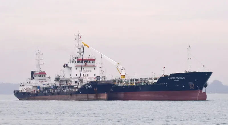 MARINE HONOUR Tanker IMO 9422811 photo 4