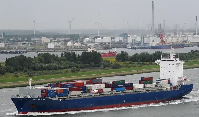 GH CHINOOK Container Ship IMO 9423035 photo 4