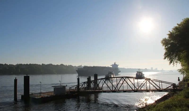 GH CHINOOK Container Ship IMO 9423035 photo 6
