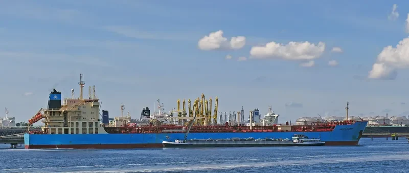 KAREN MAERSK Tanker IMO 9423712 photo 9