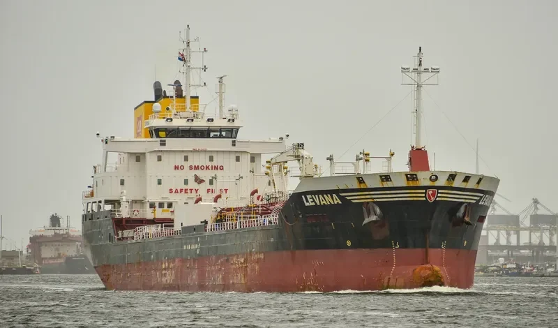 LEVANA Tanker IMO 9424053 photo 4