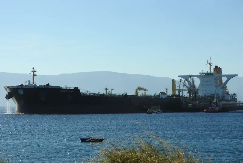 OLYMPIC LUCK Tanker IMO 9424211 photo 3