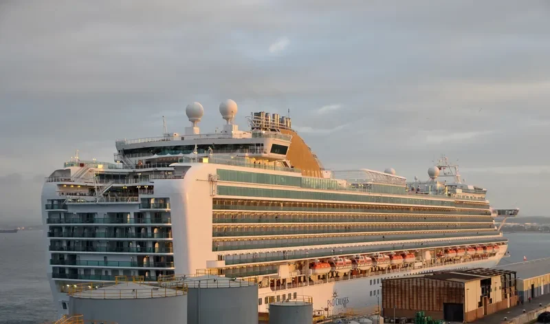 AZURA Passenger Ship IMO 9424883