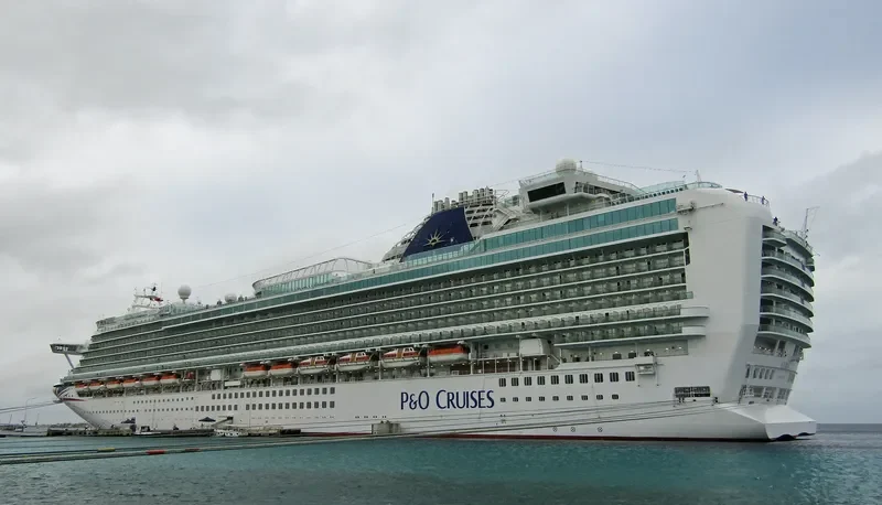 AZURA Passenger Ship IMO 9424883 photo 3