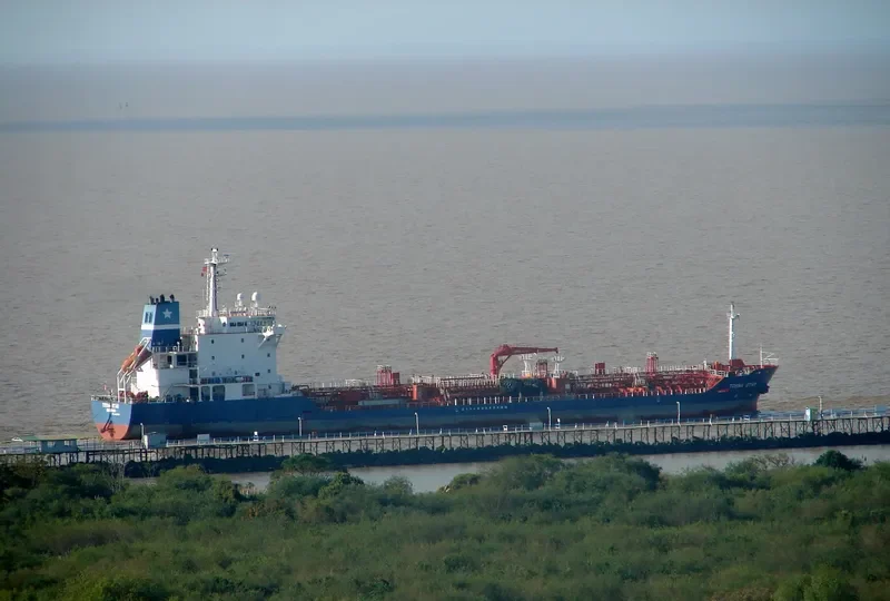 TOSNA STAR Tanker IMO 9425239 photo 2