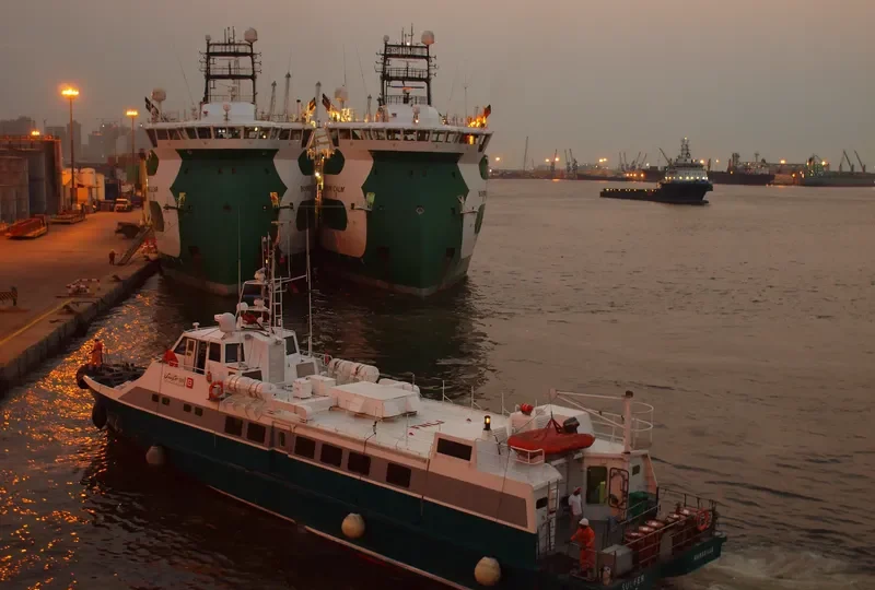 SURFER 325 Offshore Vessel IMO 9425344 photo 10