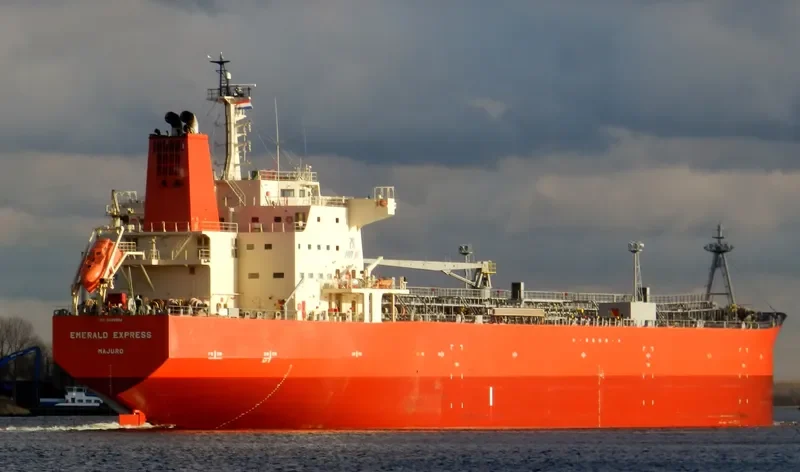 EMERALD EXPRESS Tanker IMO 9425564 photo 4