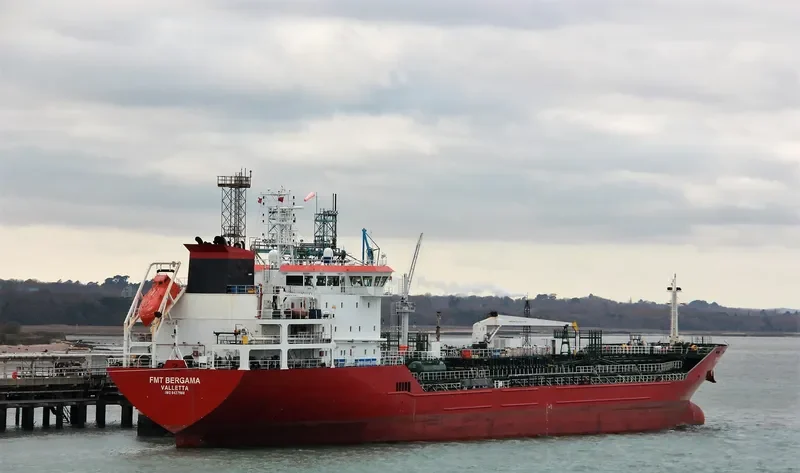 FMT BERGAMA Tanker IMO 9427988 photo 2