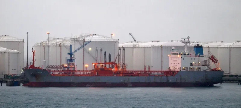 LUCKY STAR 06 Tanker IMO 9428011 photo 4
