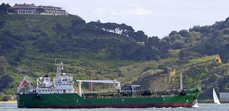 BAHIA TRES Tanker IMO 9428671 photo 7