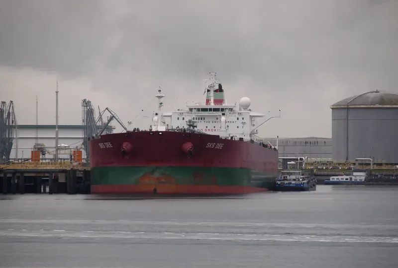 SKS DEE Tanker IMO 9428994 photo 5
