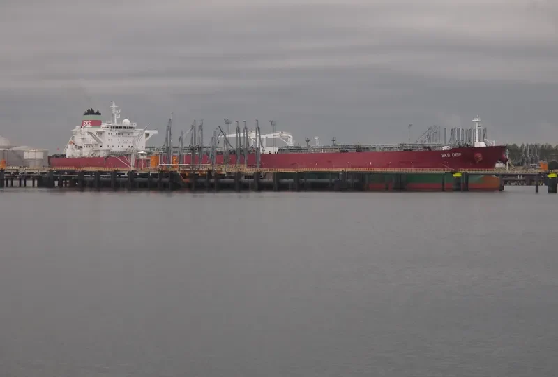 SKS DEE Tanker IMO 9428994 photo 6