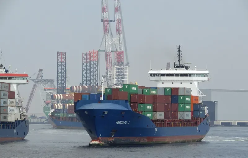 HERCULES J Container Ship IMO 9430193 photo 10