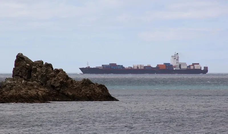 VOLANS Container Ship IMO 9430777 photo 8