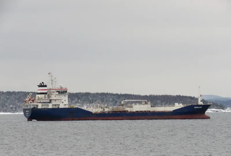 MAINLAND Tanker IMO 9431056 photo 2