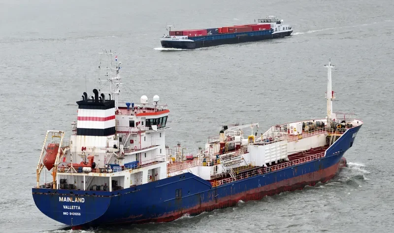 MAINLAND Tanker IMO 9431056 photo 4