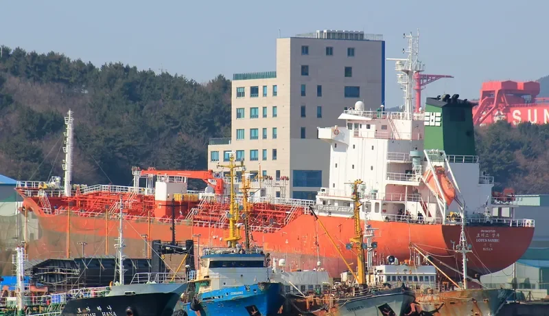 LOTUS SAMBU Tanker IMO 9431745 photo 2