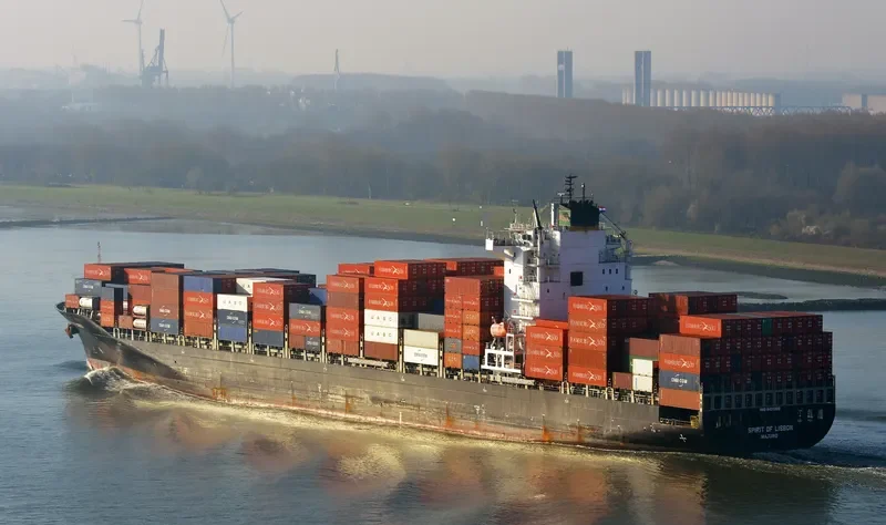 SPIRIT OF LISBON Container Ship IMO 9431800 photo 4