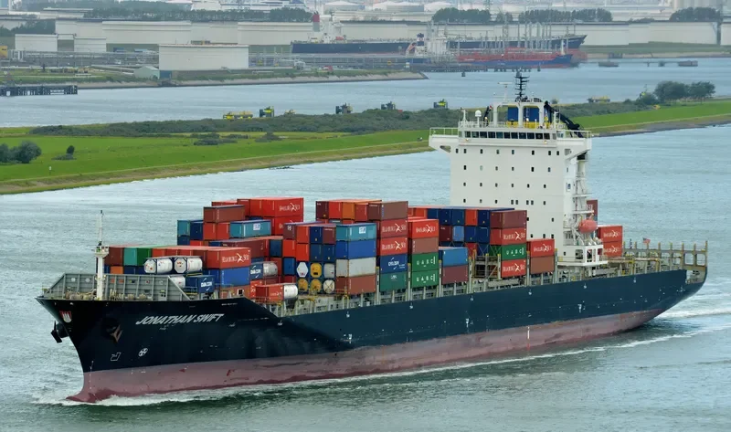 JONATHAN SWIFT Container Ship IMO 9431824 photo 9