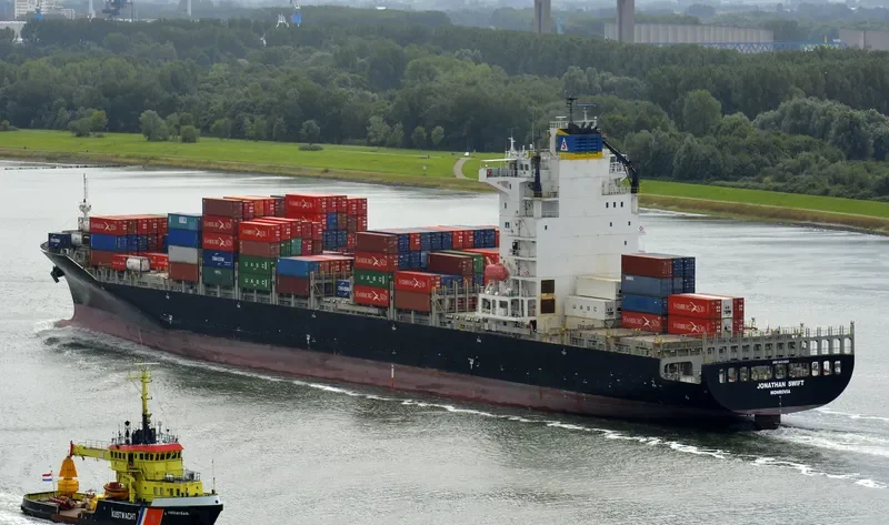 JONATHAN SWIFT Container Ship IMO 9431824 photo 10