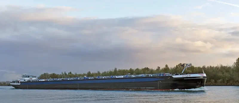 RIVER Tanker IMO 9432024 photo 4