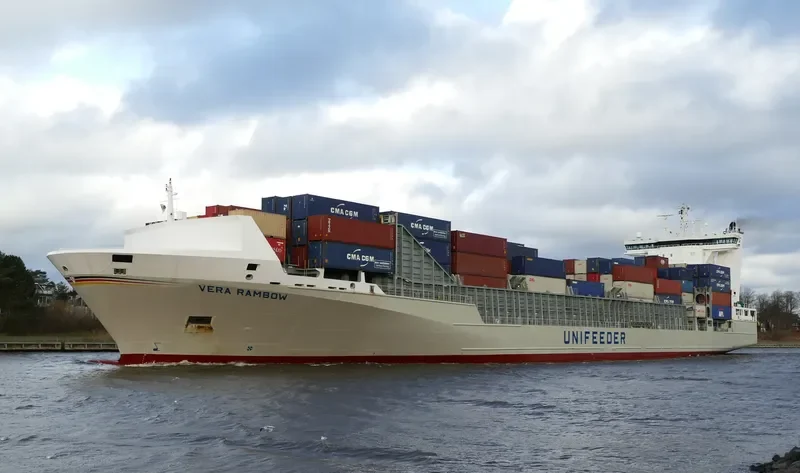 VERA RAMBOW Container Ship IMO 9432220 photo 6
