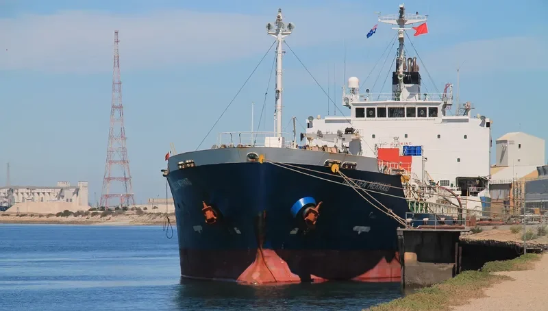 BUSAN HOPE Tanker IMO 9433860 photo 6