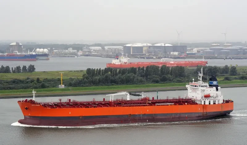 OLAF Tanker IMO 9434204 photo 3