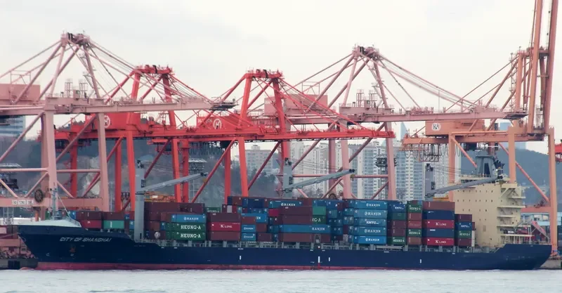 CITY OF SHANGHAI Container Ship IMO 9434450 photo 6