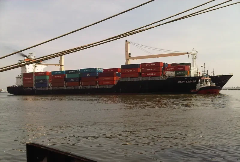 HANSA BITBURG Container Ship IMO 9435234 photo 8