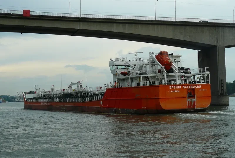 OB RIVER Tanker IMO 9435351 photo 4