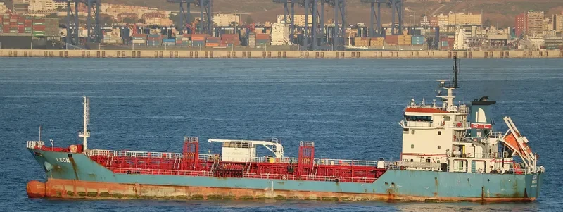 LEON Tanker IMO 9435844 photo 4
