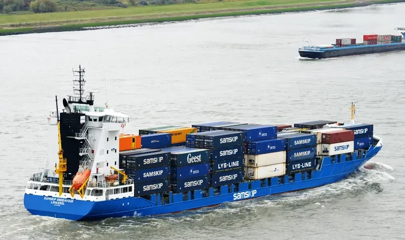 SAMSKIP ENDEAVOUR Container Ship IMO 9436290 photo 2