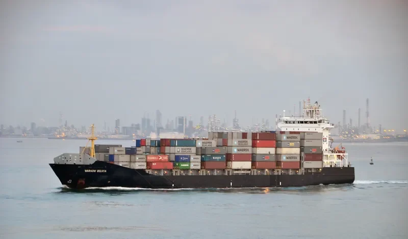 WARNOW BELUGA Container Ship IMO 9437127 photo 2