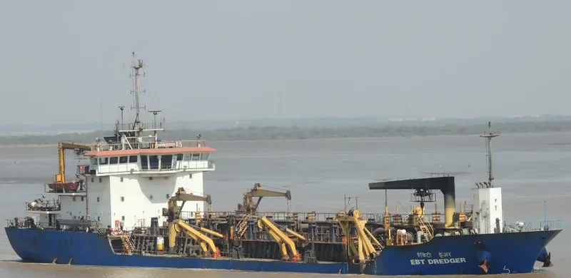 EBT DREDGER General Cargo IMO 9438432 photo 2